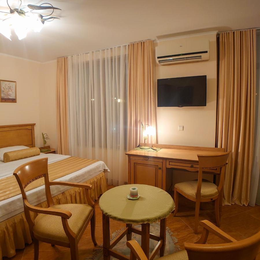 Helios 350M From The Beach Sveti Vlas Exterior photo